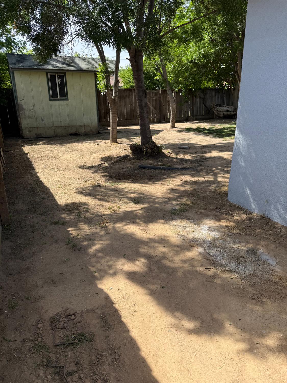 4057 N Hulbert Ave, Fresno, CA 93705