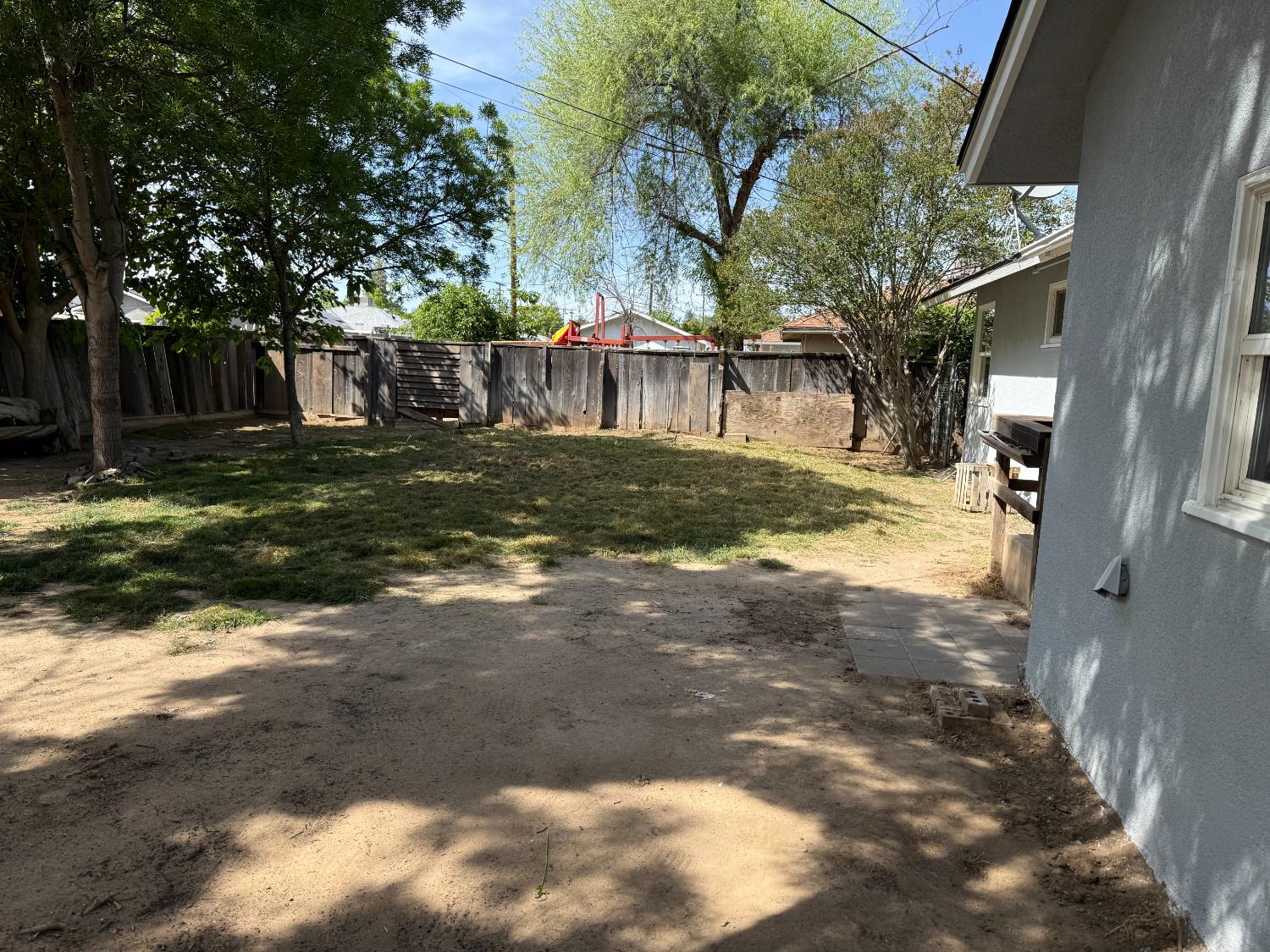 4057 N Hulbert Ave, Fresno, CA 93705