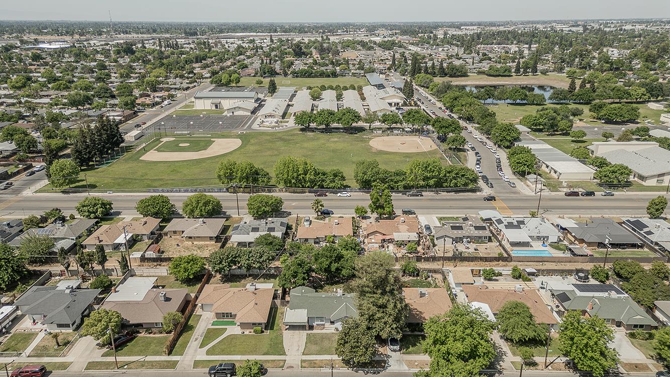 4057 N Hulbert Ave, Fresno, CA 93705