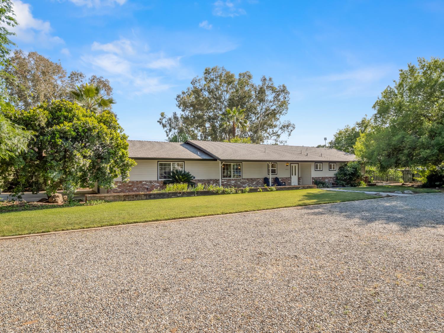 5731 E Copper Ave, Clovis, CA 93619