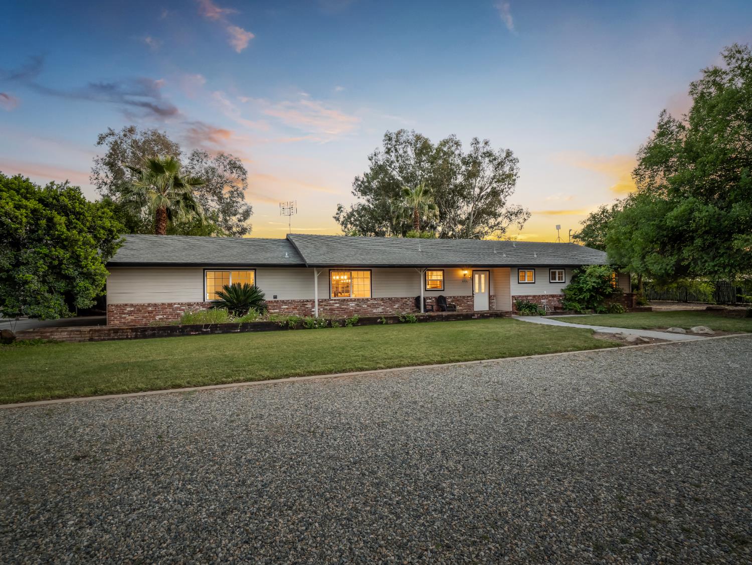 5731 E Copper Ave, Clovis, CA 93619