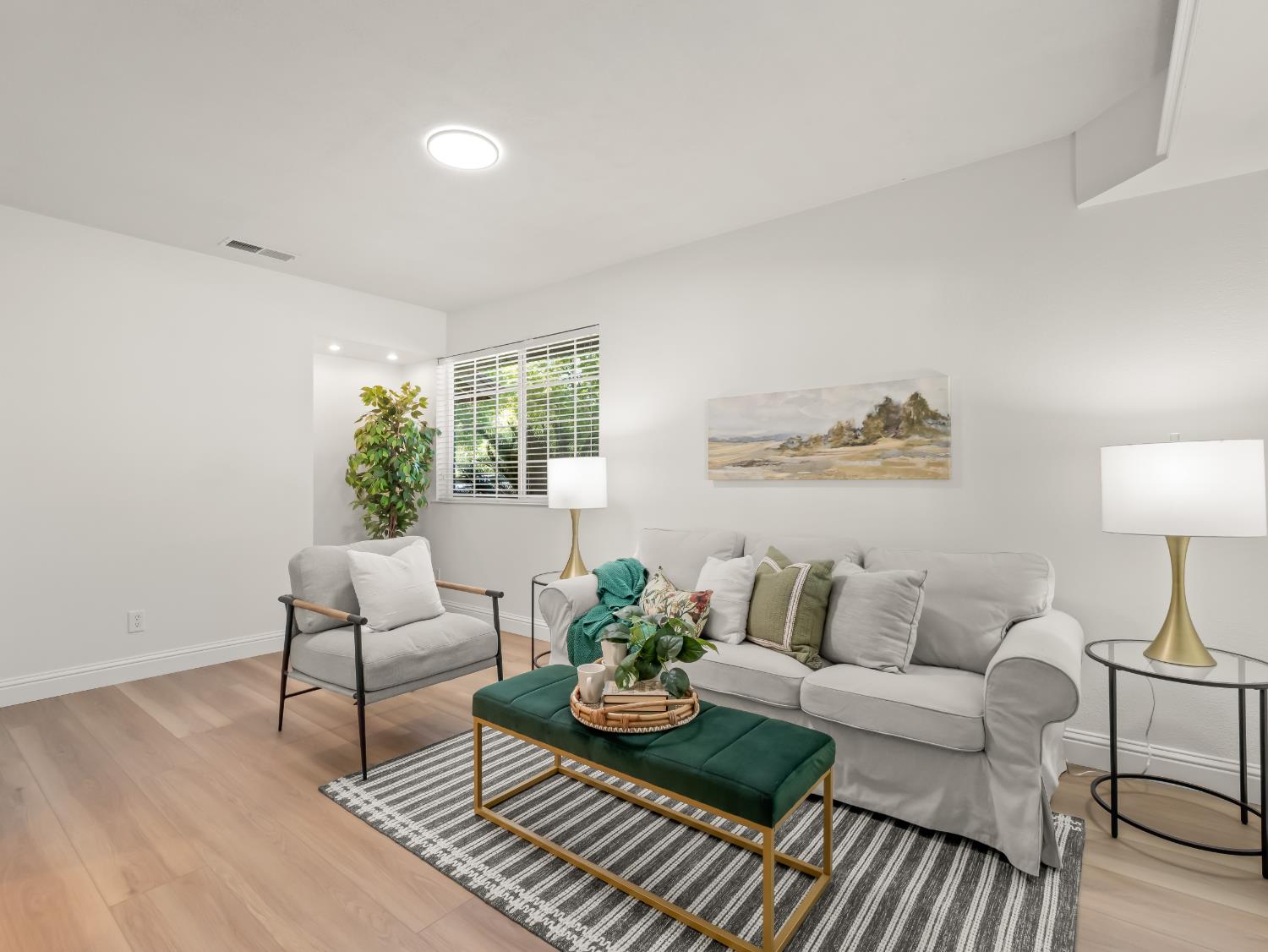 5731 E Copper Ave, Clovis, CA 93619