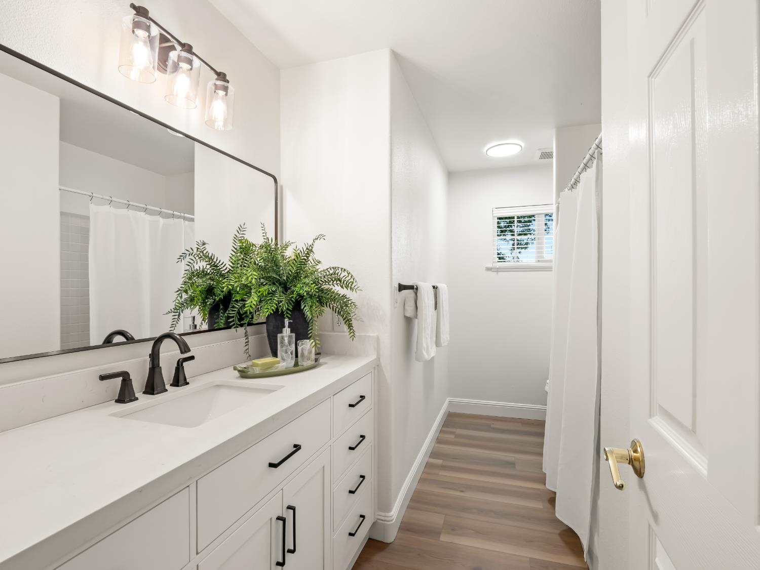 5731 E Copper Ave, Clovis, CA 93619