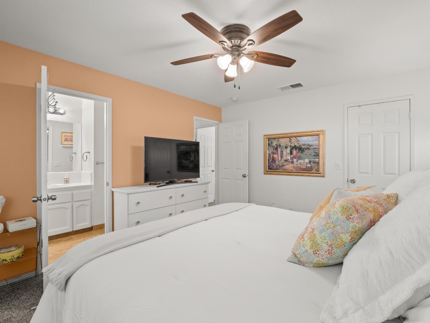 5731 E Copper Ave, Clovis, CA 93619