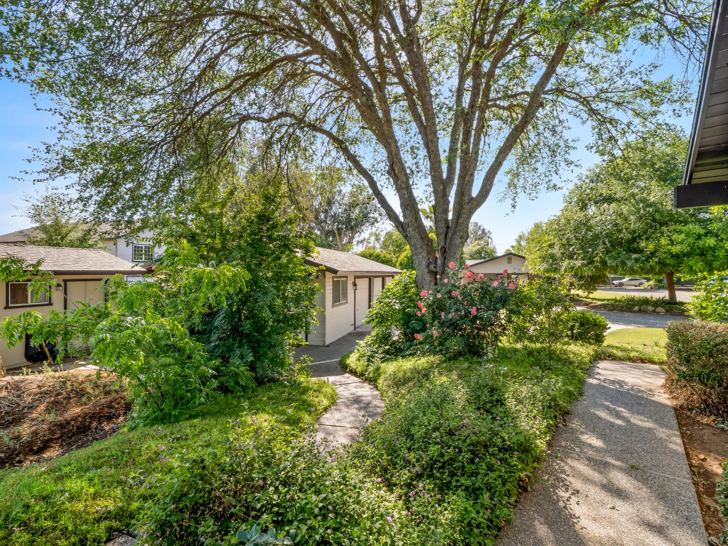 5731 E Copper Ave, Clovis, CA 93619