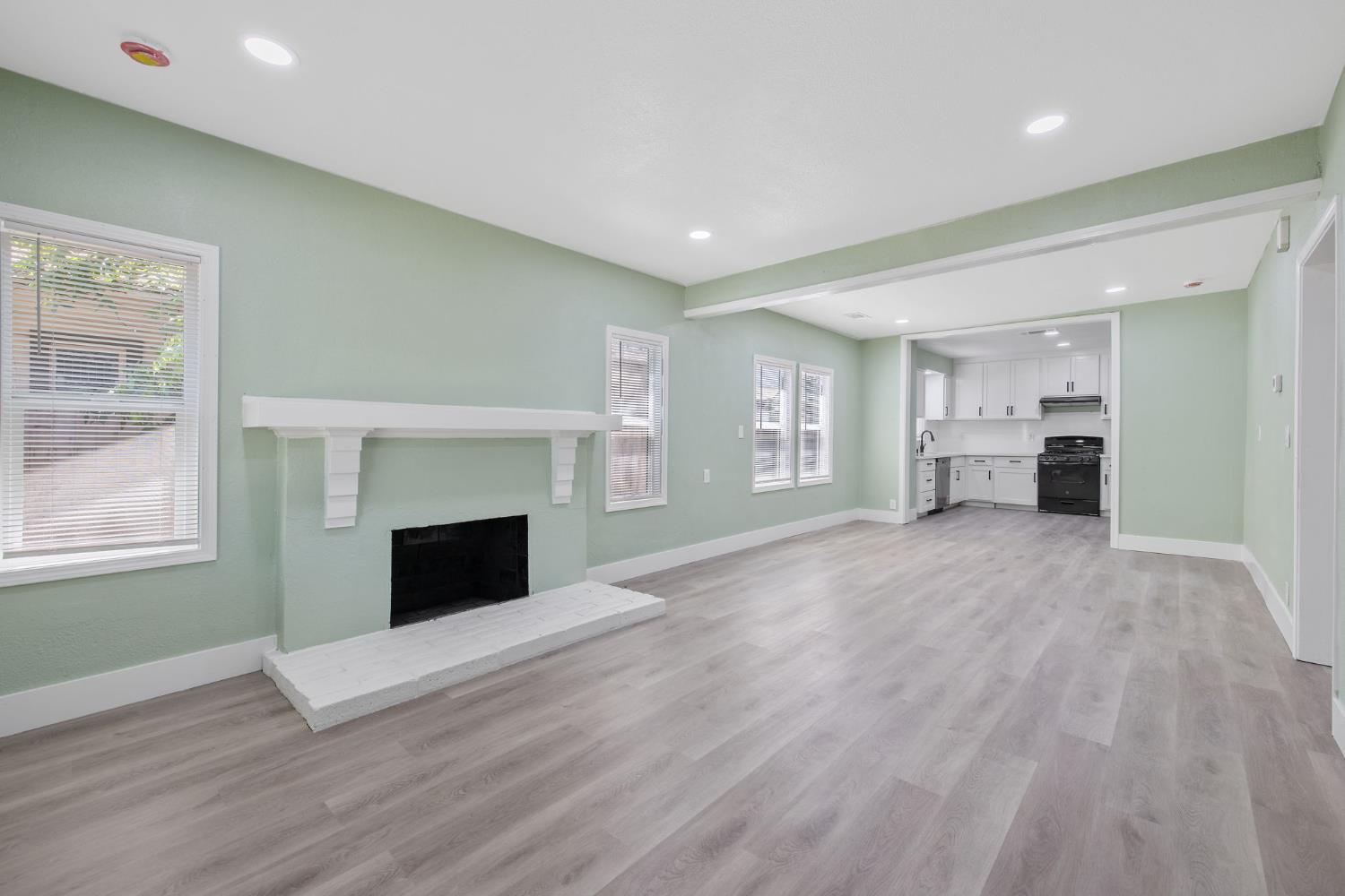 1247 N Ferger Ave, Fresno, CA 93728