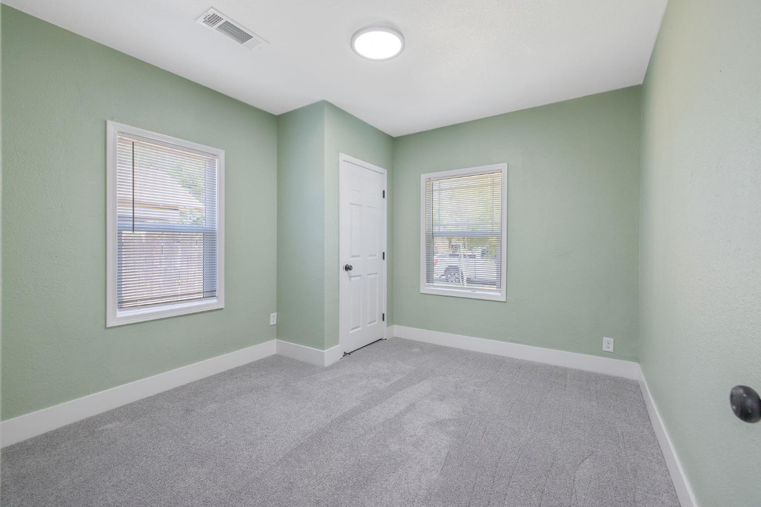 1247 N Ferger Ave, Fresno, CA 93728