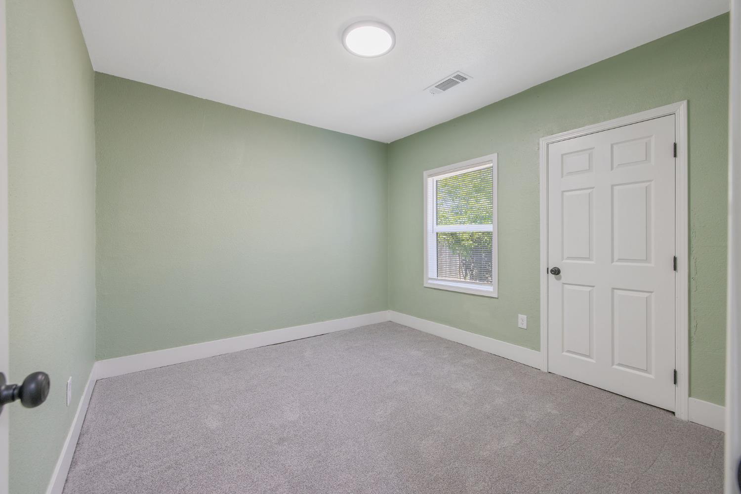 1247 N Ferger Ave, Fresno, CA 93728