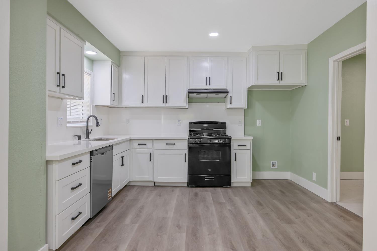 1247 N Ferger Ave, Fresno, CA 93728