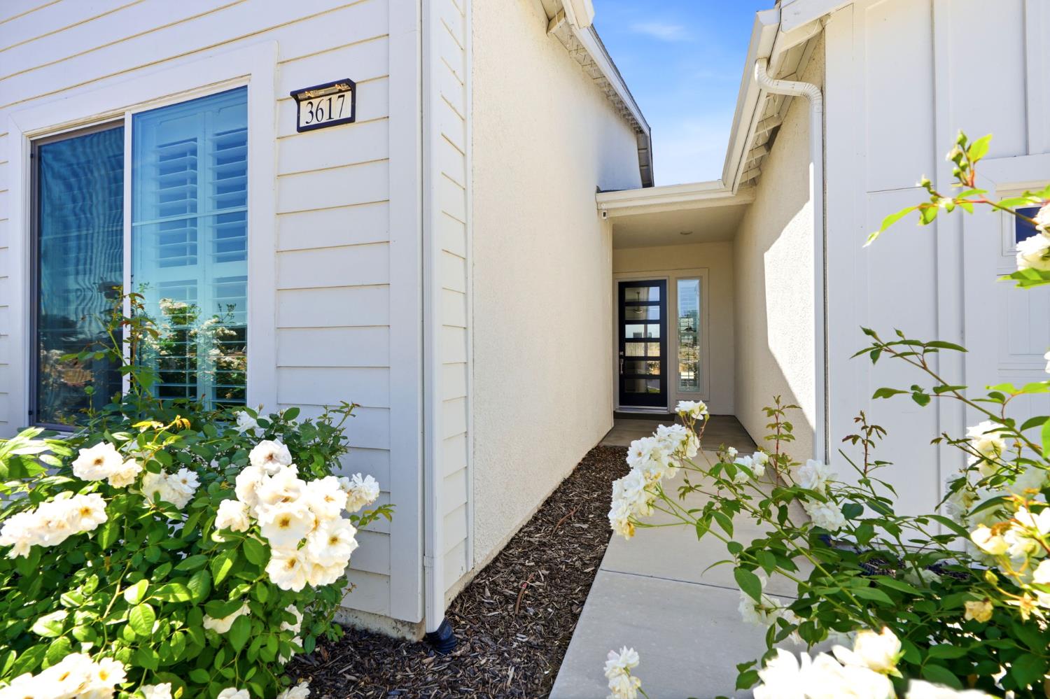 3617 N Santa Fe St, Visalia, CA 93291