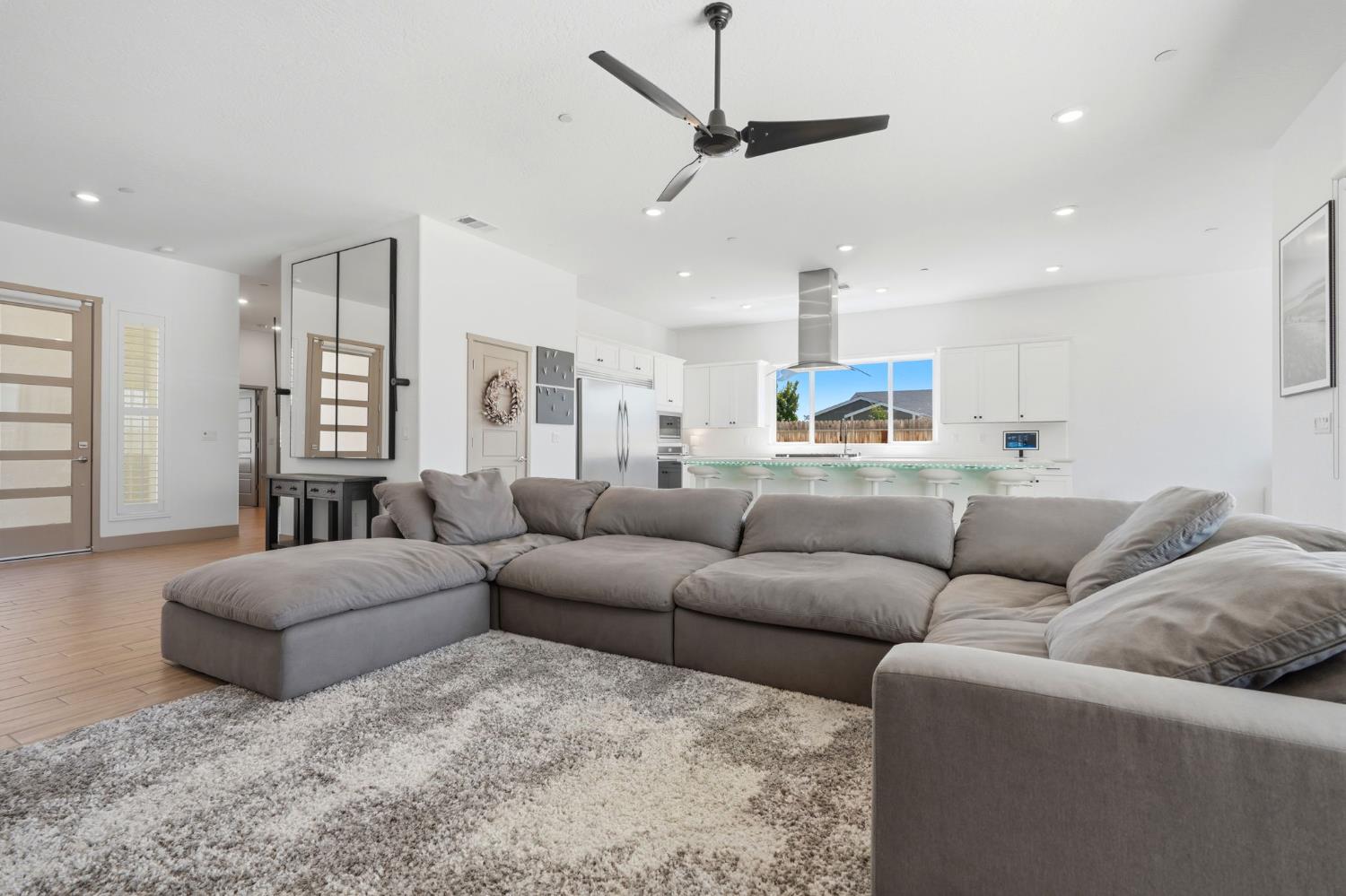 3617 N Santa Fe St, Visalia, CA 93291