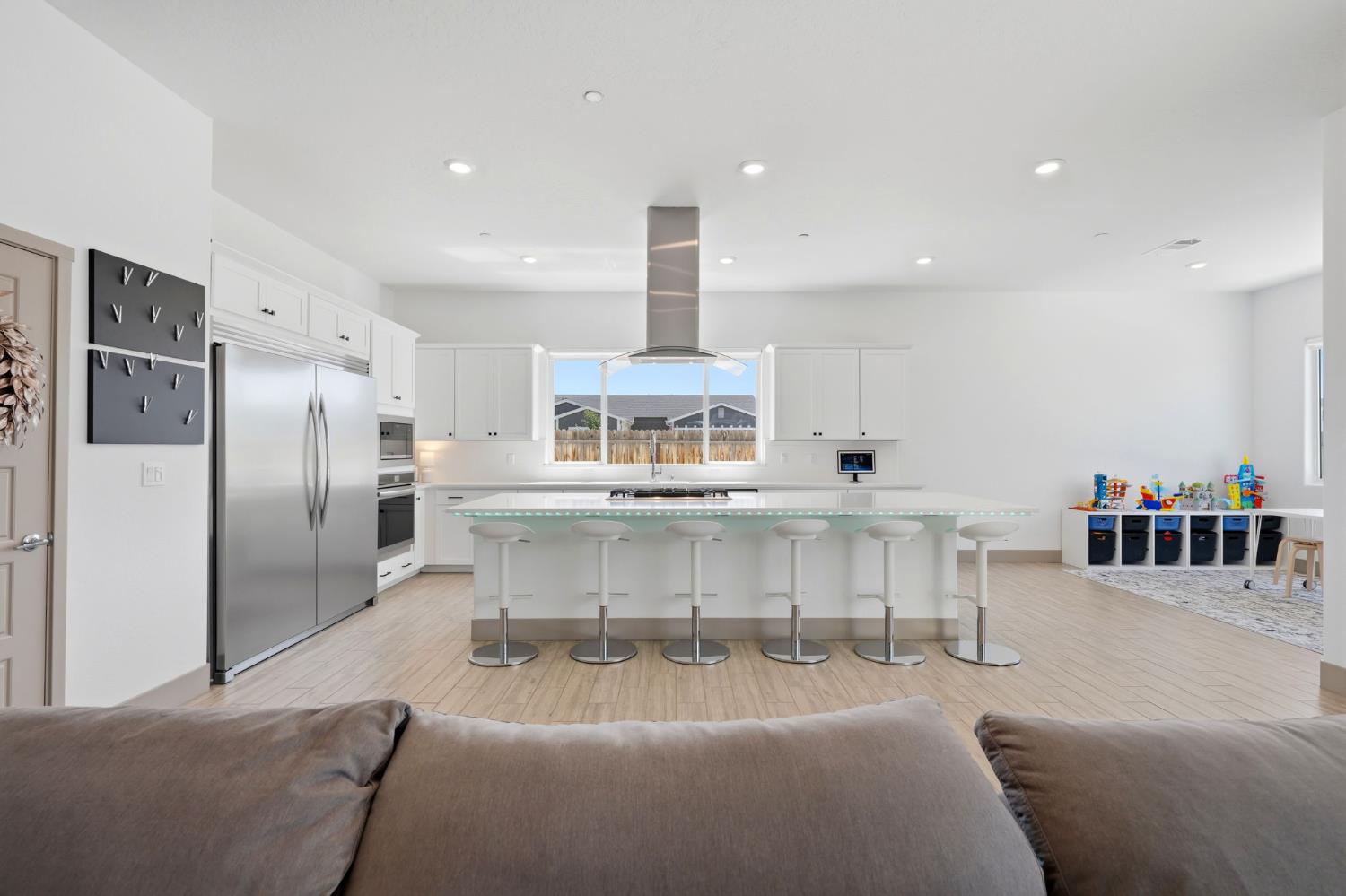 3617 N Santa Fe St, Visalia, CA 93291