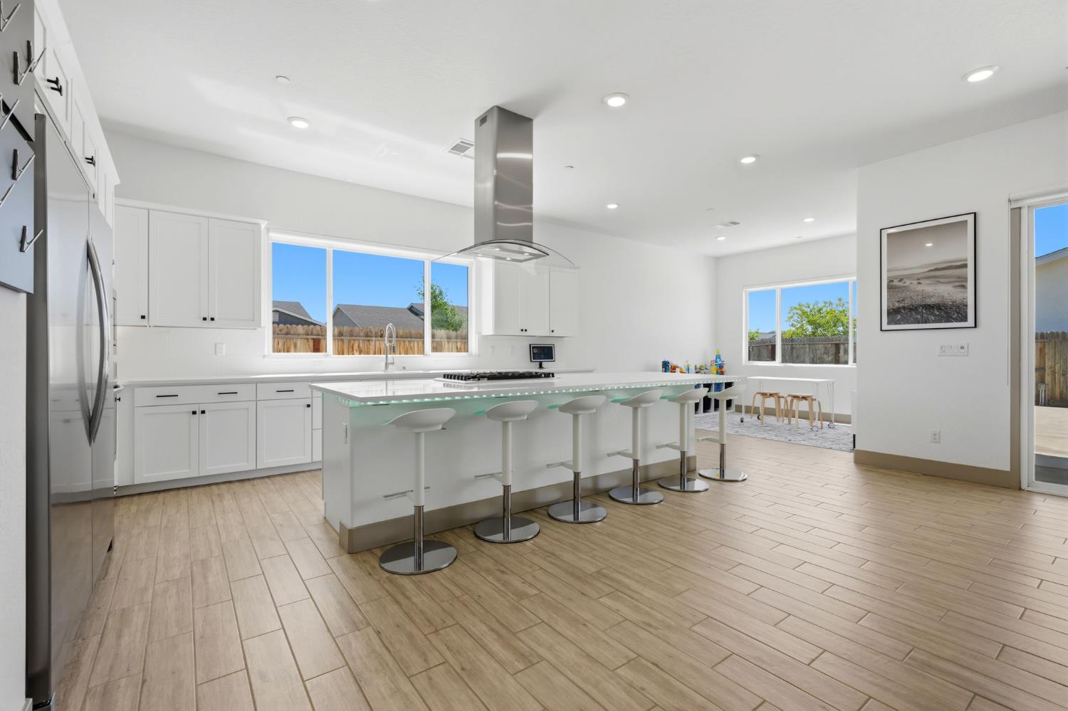 3617 N Santa Fe St, Visalia, CA 93291