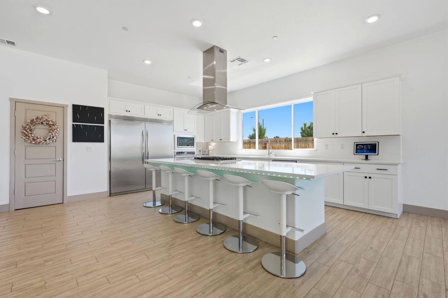 3617 N Santa Fe St, Visalia, CA 93291