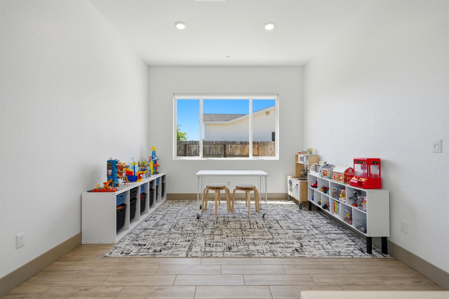 3617 N Santa Fe St, Visalia, CA 93291