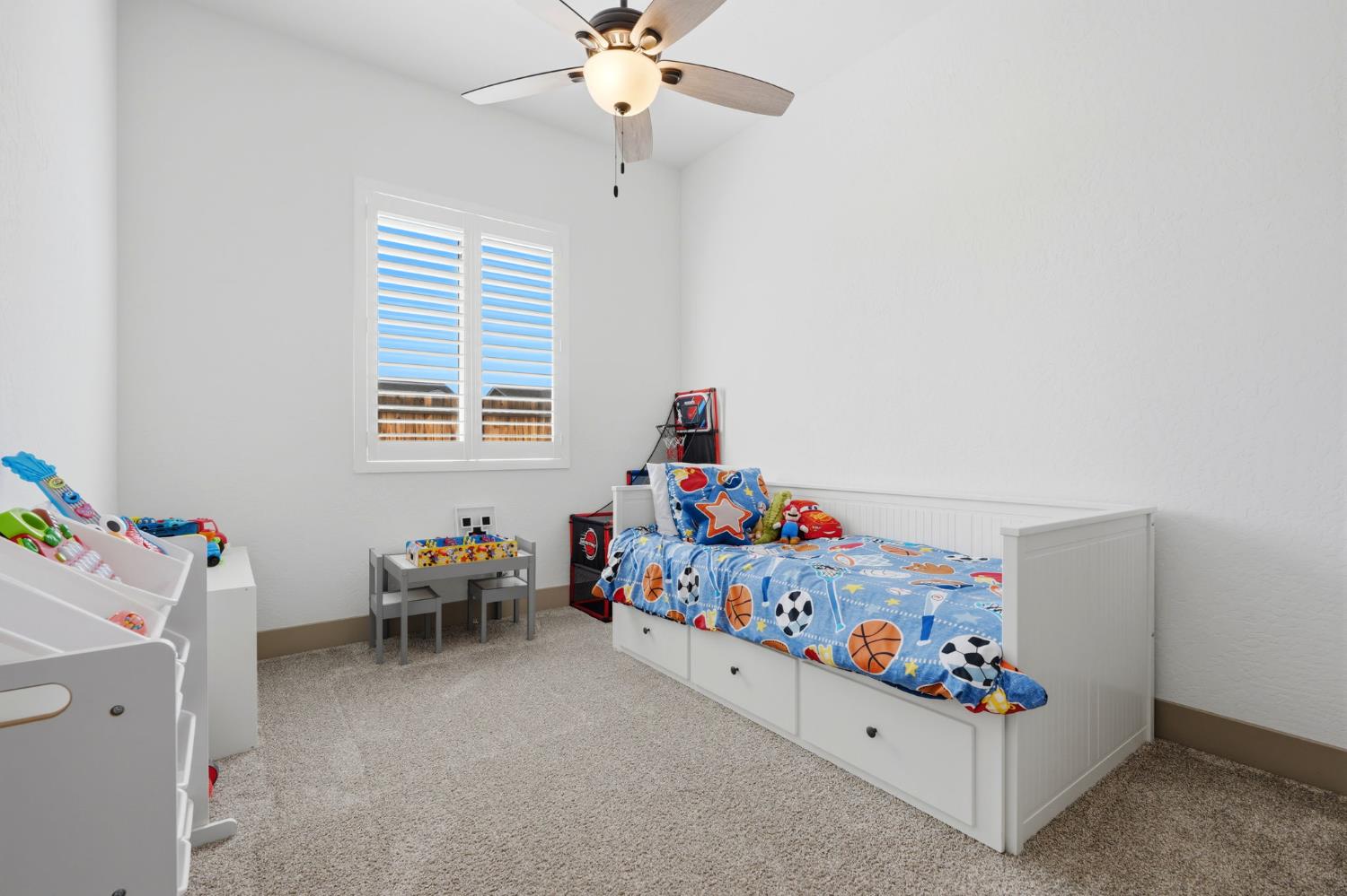 3617 N Santa Fe St, Visalia, CA 93291