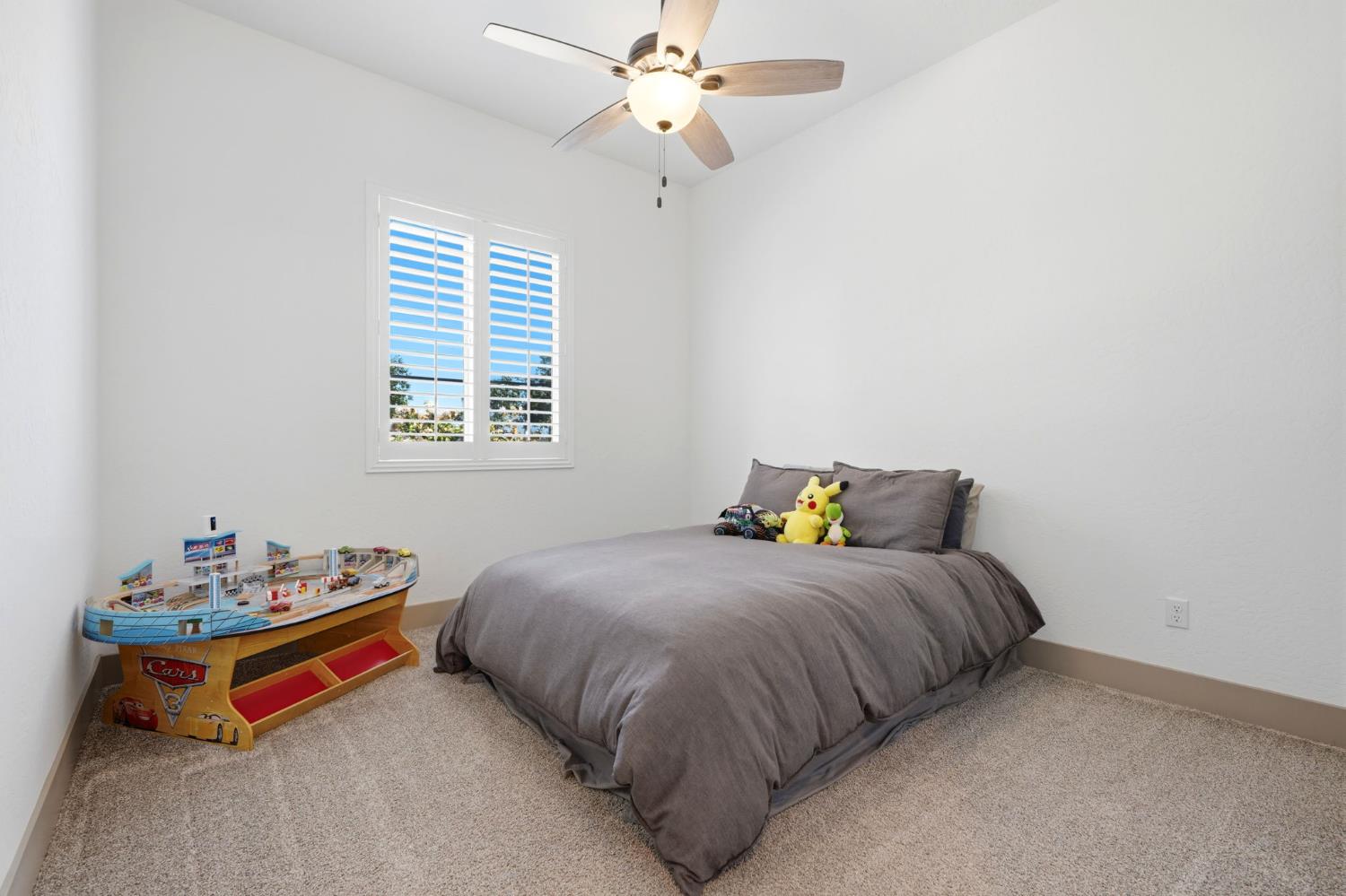 3617 N Santa Fe St, Visalia, CA 93291