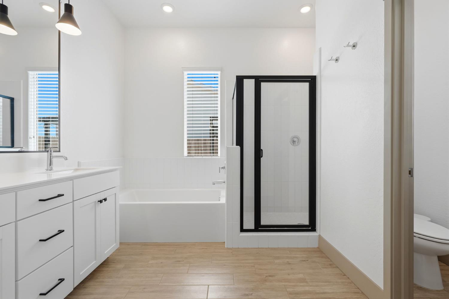 3617 N Santa Fe St, Visalia, CA 93291