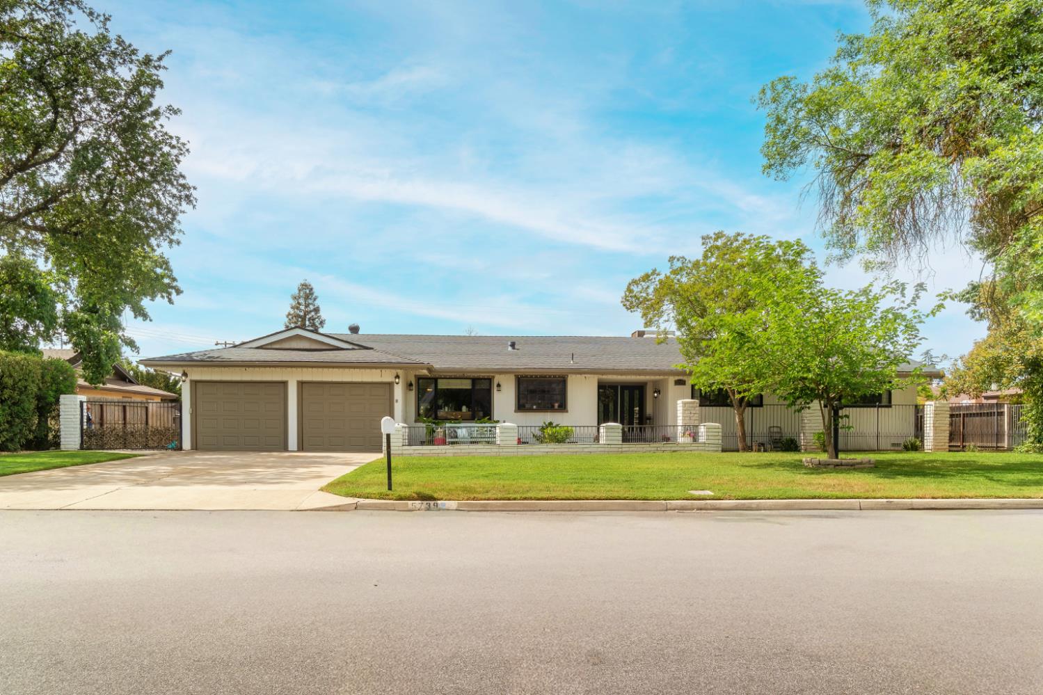 5739 N Pleasant Ave, Fresno, CA 93711