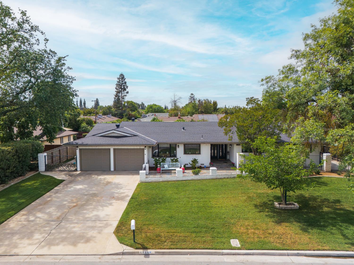 5739 N Pleasant Ave, Fresno, CA 93711