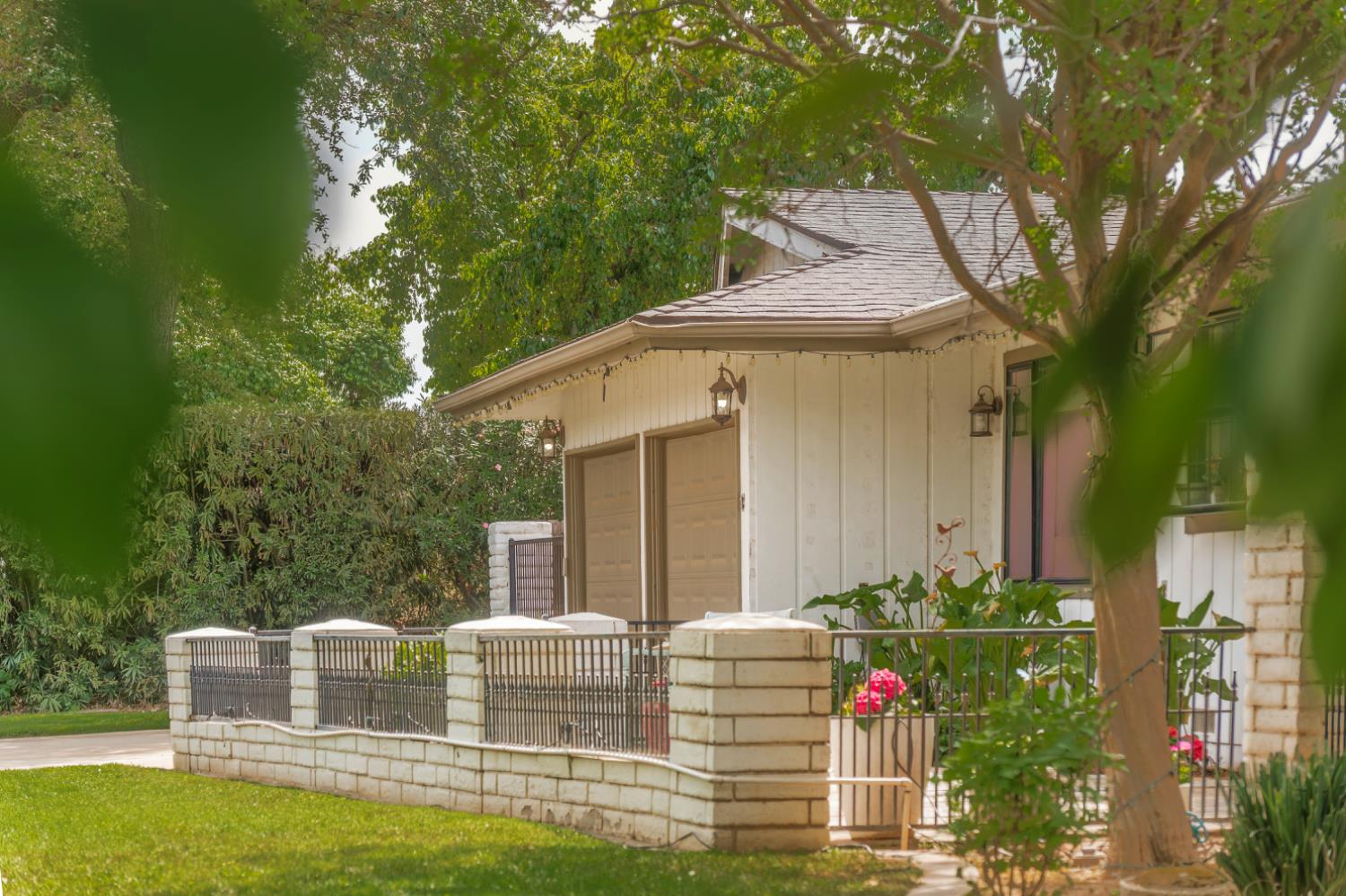 5739 N Pleasant Ave, Fresno, CA 93711