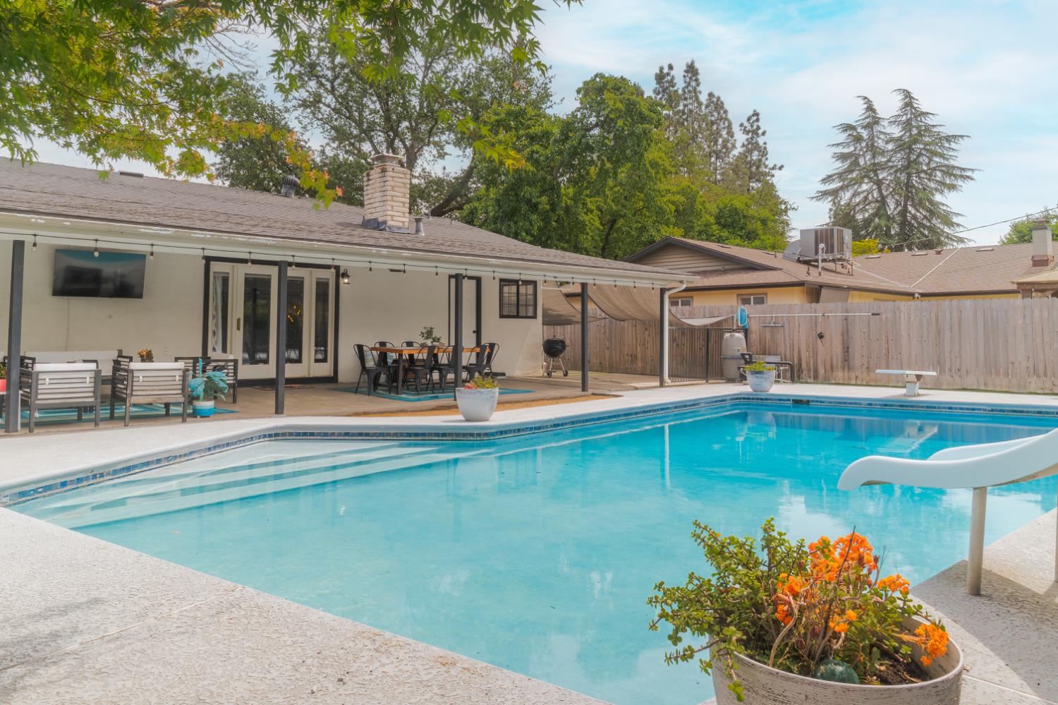 5739 N Pleasant Ave, Fresno, CA 93711