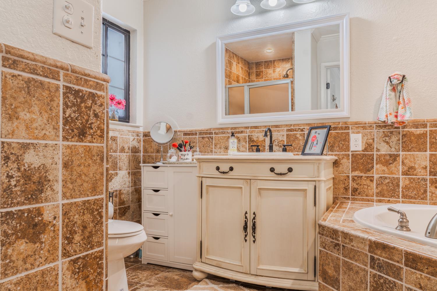 5739 N Pleasant Ave, Fresno, CA 93711