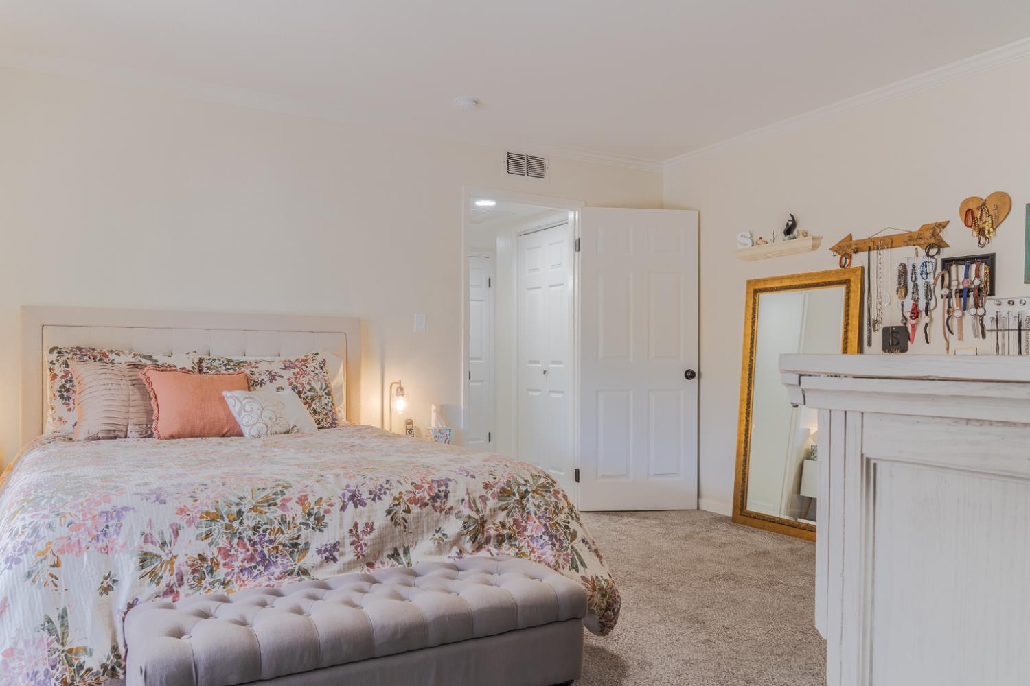 5739 N Pleasant Ave, Fresno, CA 93711