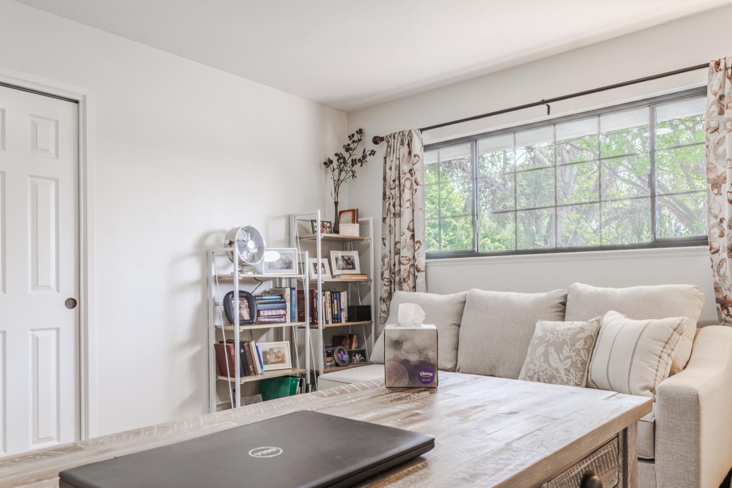 5739 N Pleasant Ave, Fresno, CA 93711