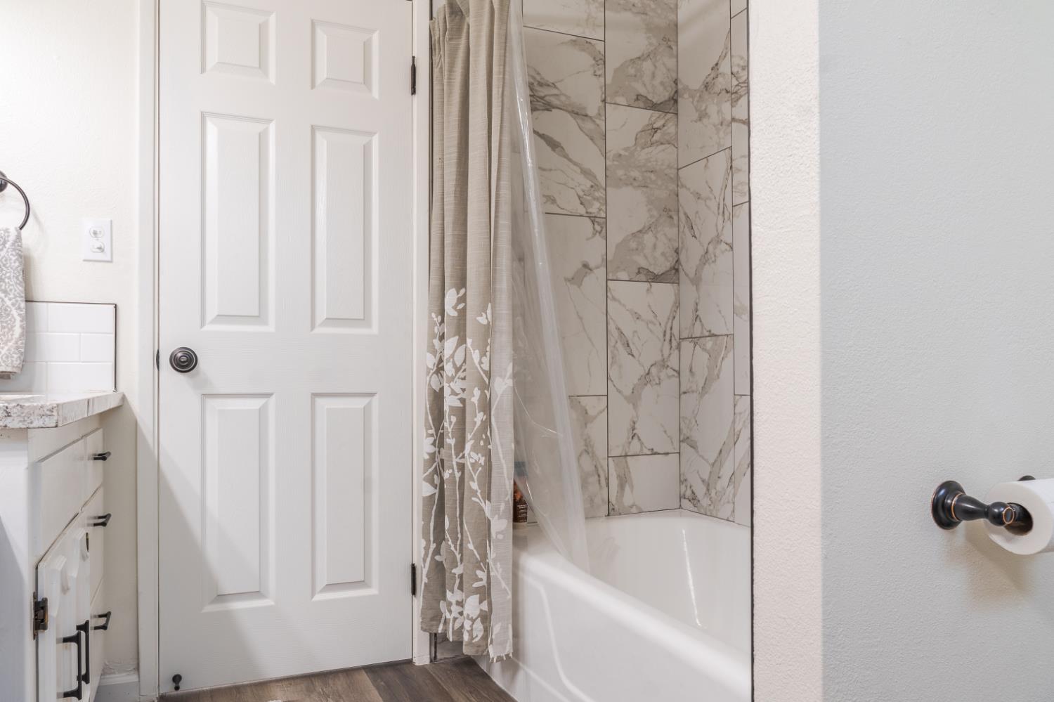 5739 N Pleasant Ave, Fresno, CA 93711