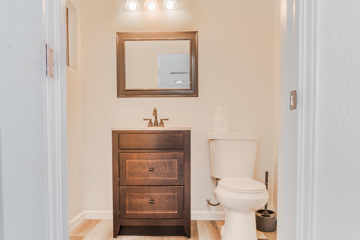 5739 N Pleasant Ave, Fresno, CA 93711