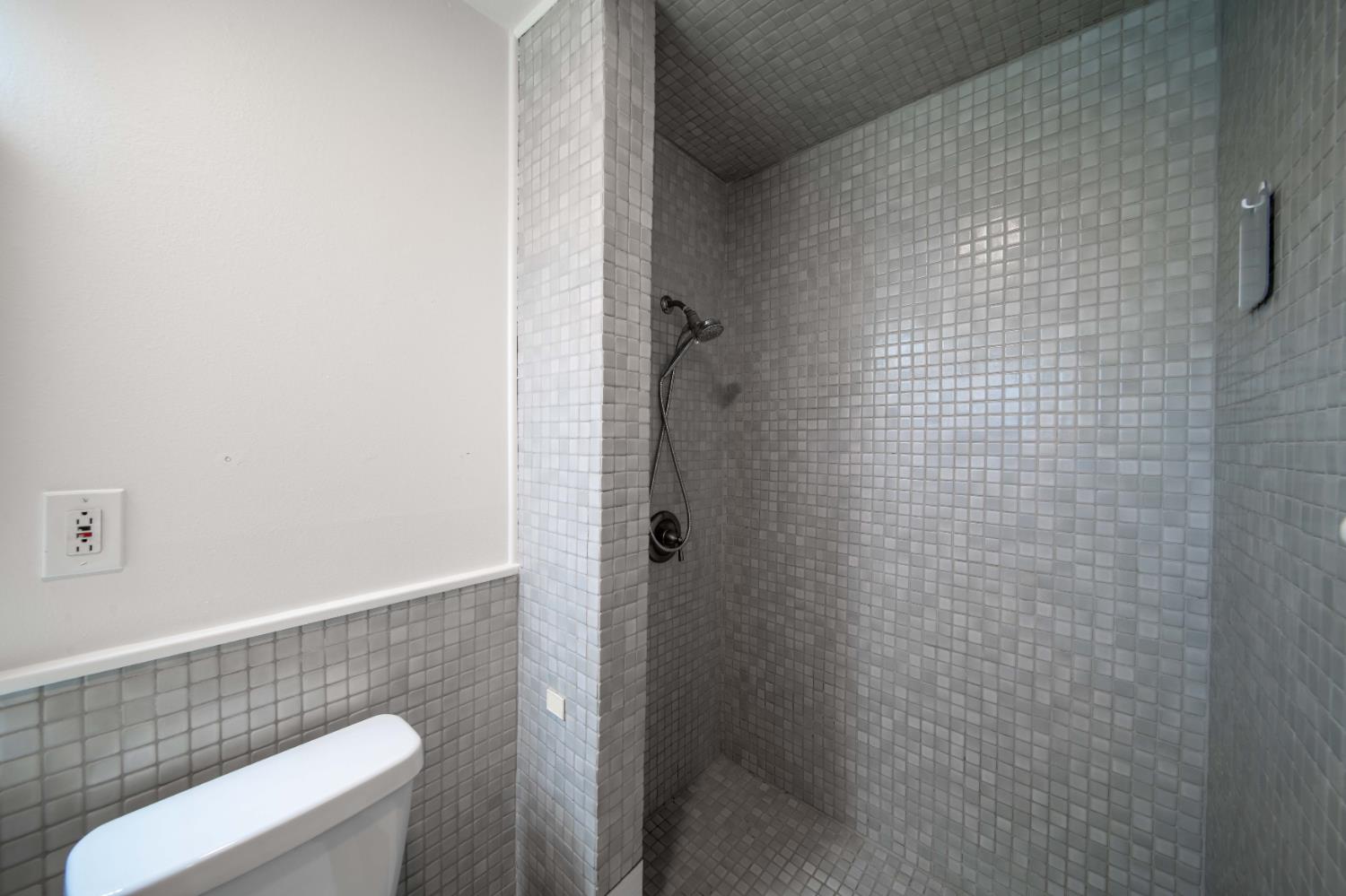 4421 N Woodrow Ave, Fresno, CA 93726