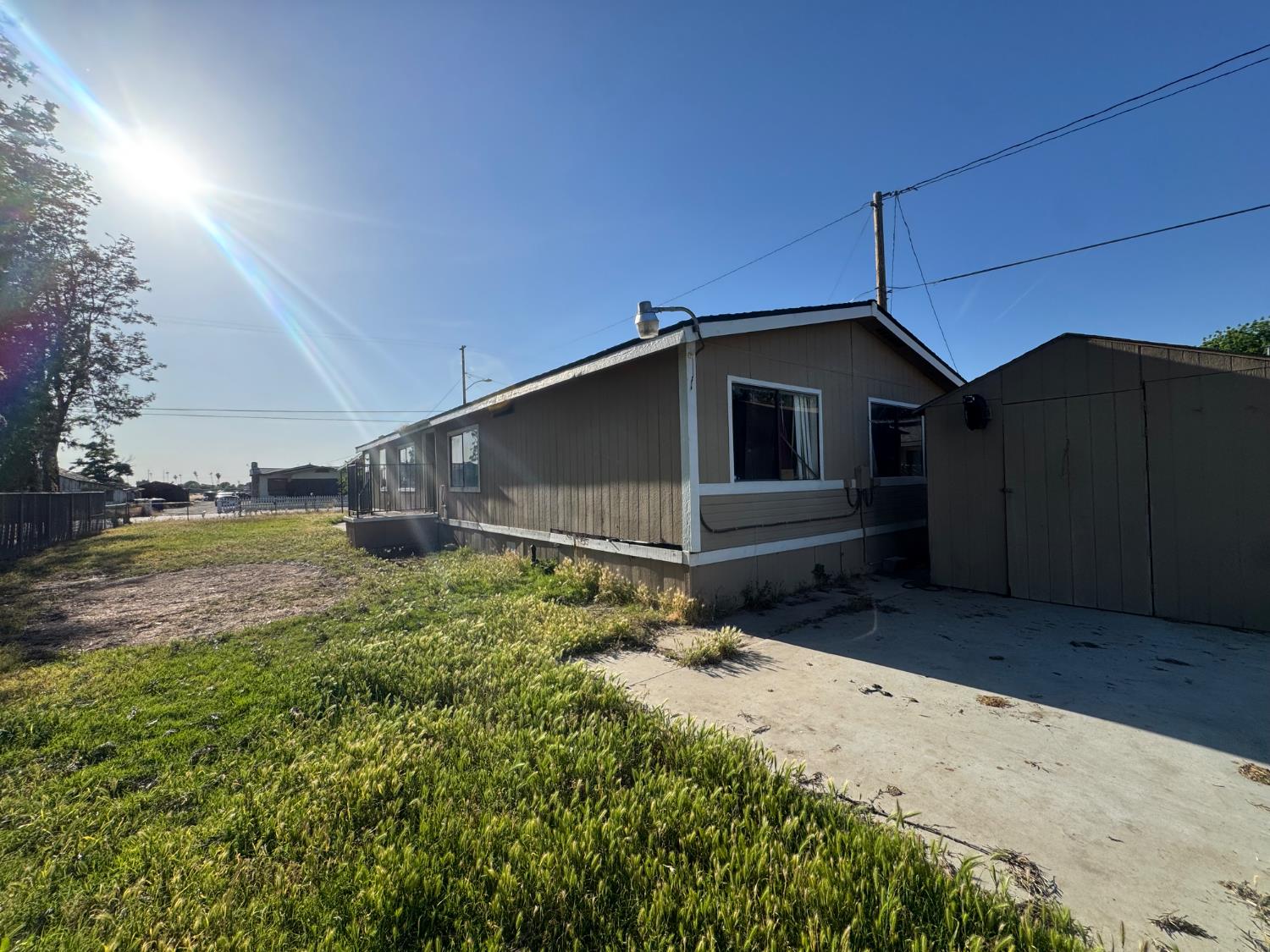 601 S Phillips St, Hanford, CA 93230