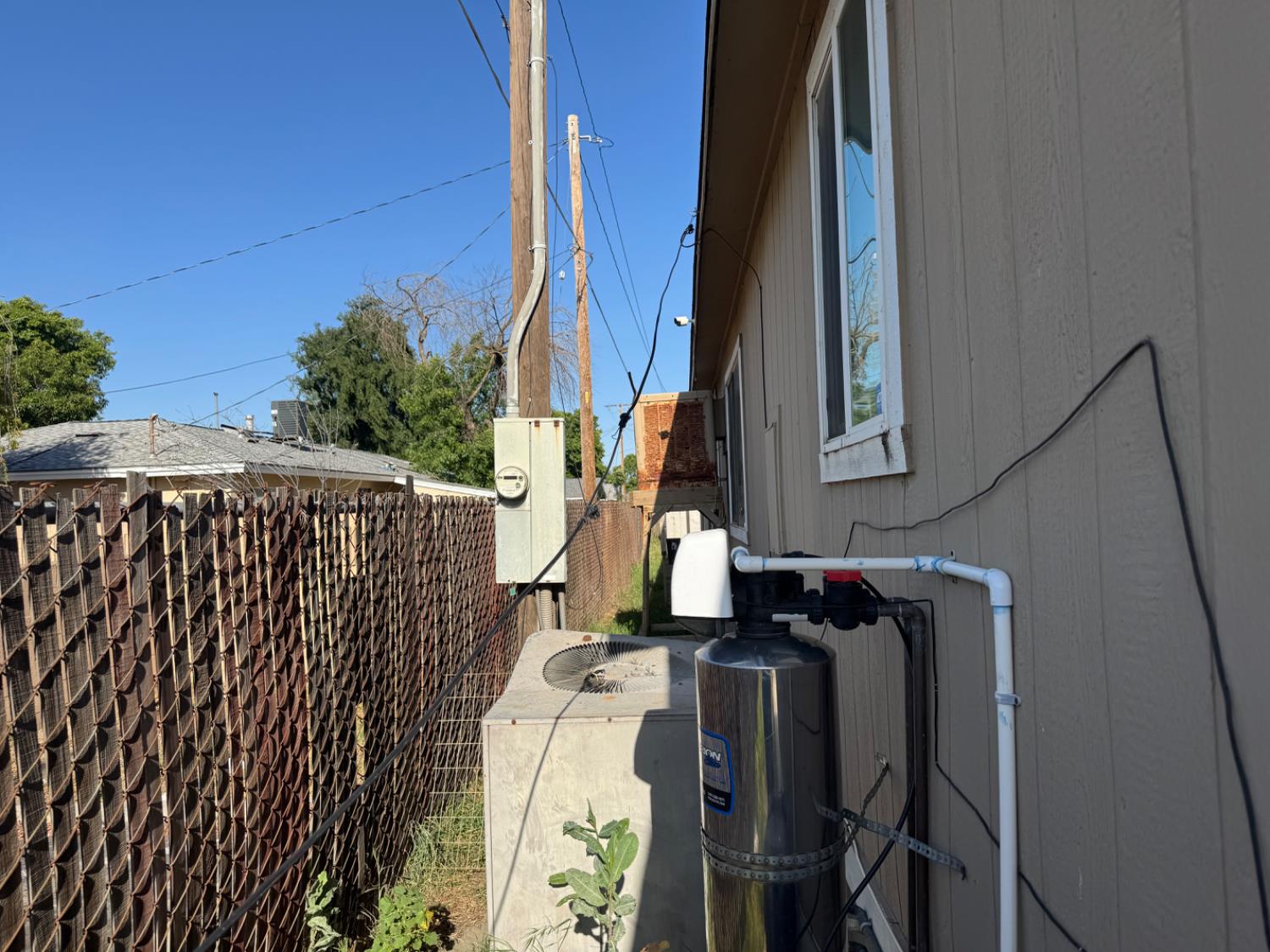 601 S Phillips St, Hanford, CA 93230