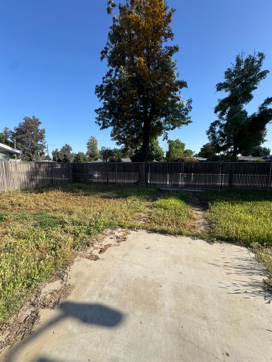 601 S Phillips St, Hanford, CA 93230