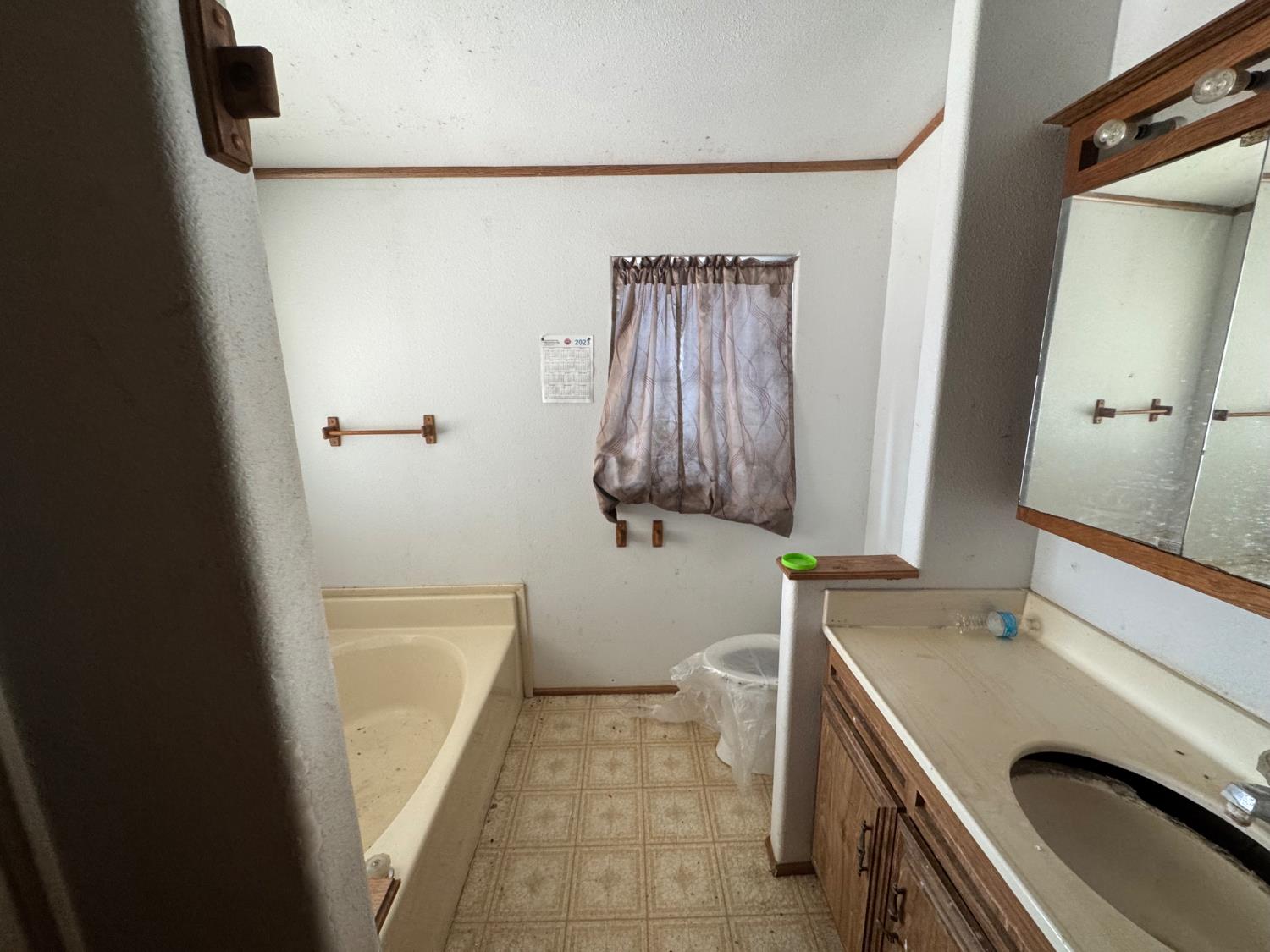 601 S Phillips St, Hanford, CA 93230