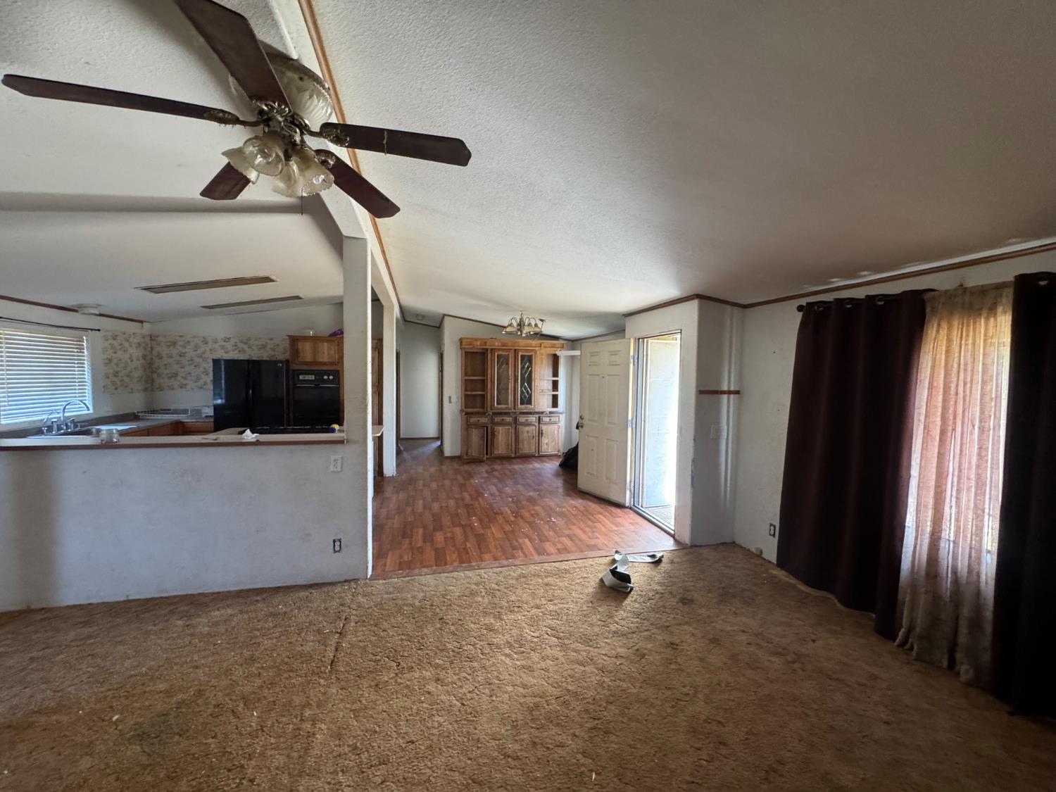 601 S Phillips St, Hanford, CA 93230