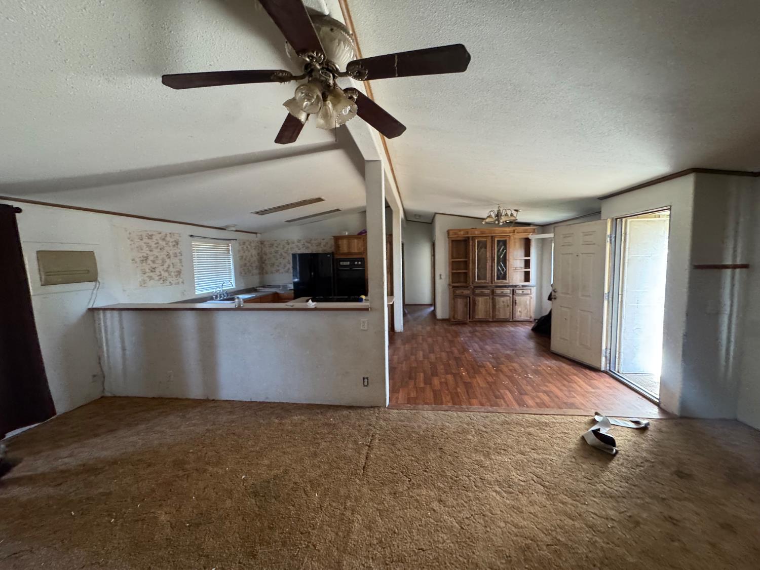 601 S Phillips St, Hanford, CA 93230