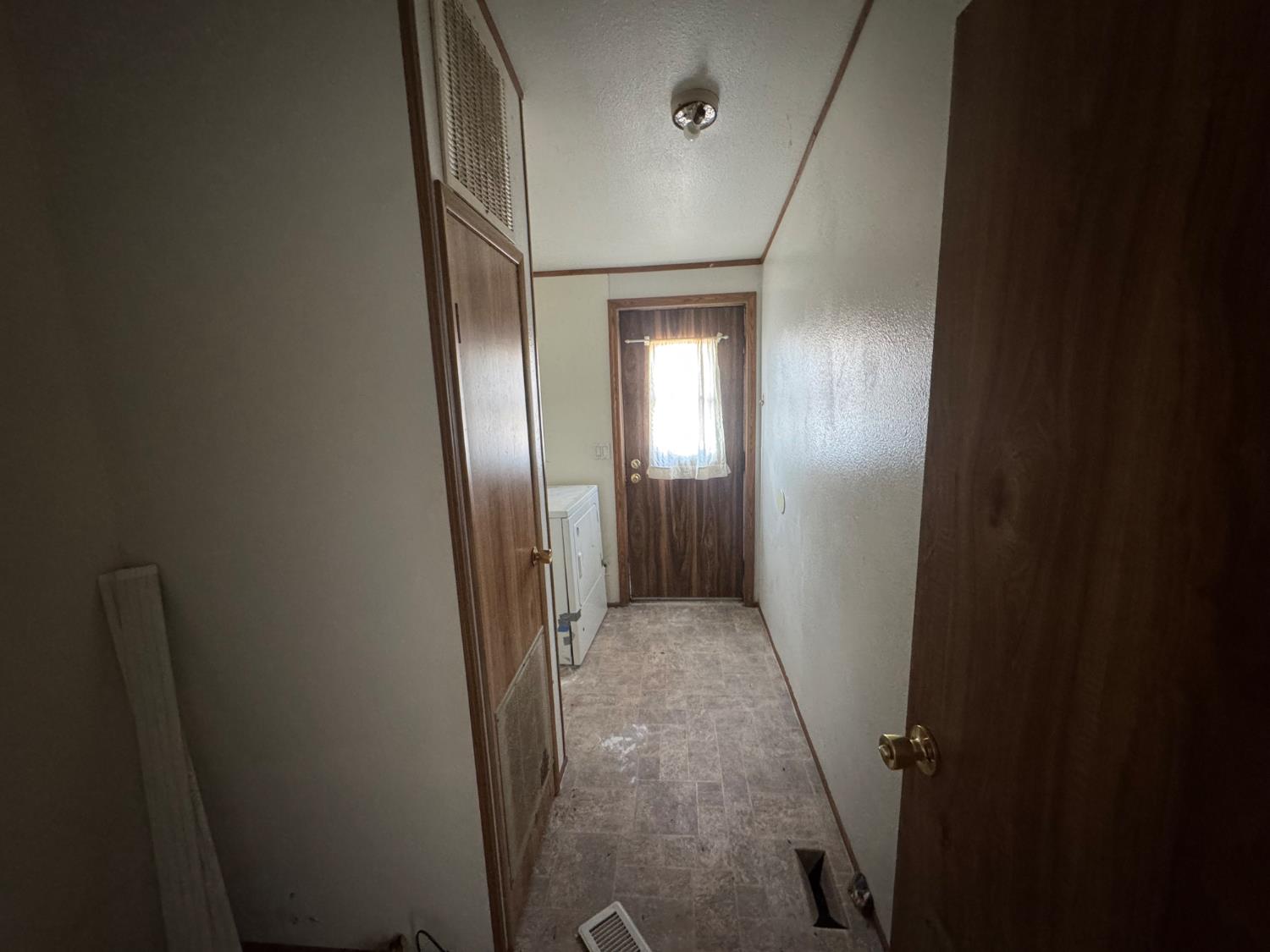 601 S Phillips St, Hanford, CA 93230