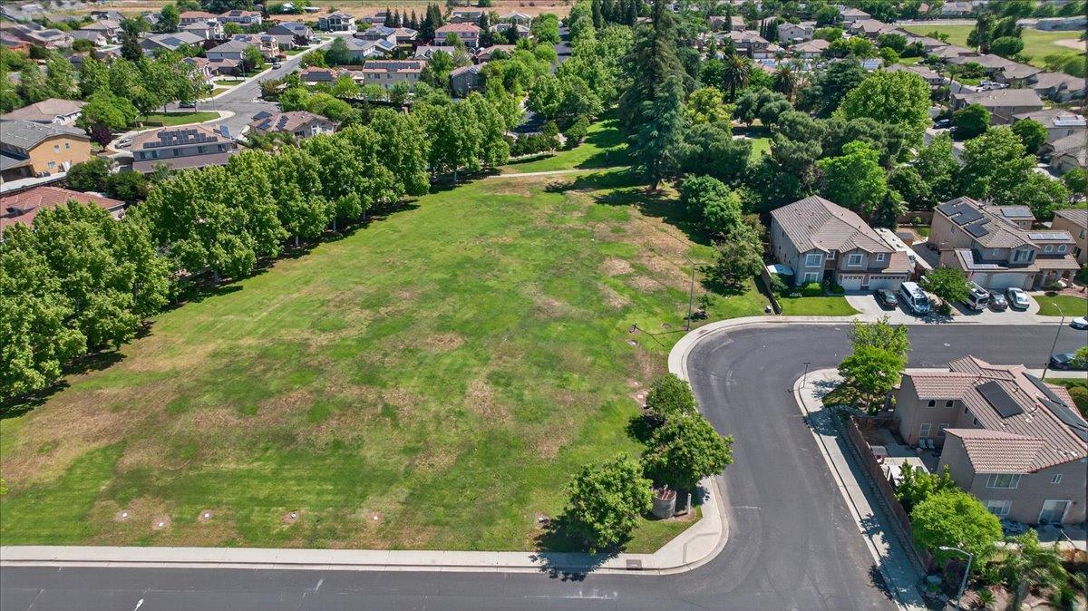 2335 Golden, Clovis, CA 93611