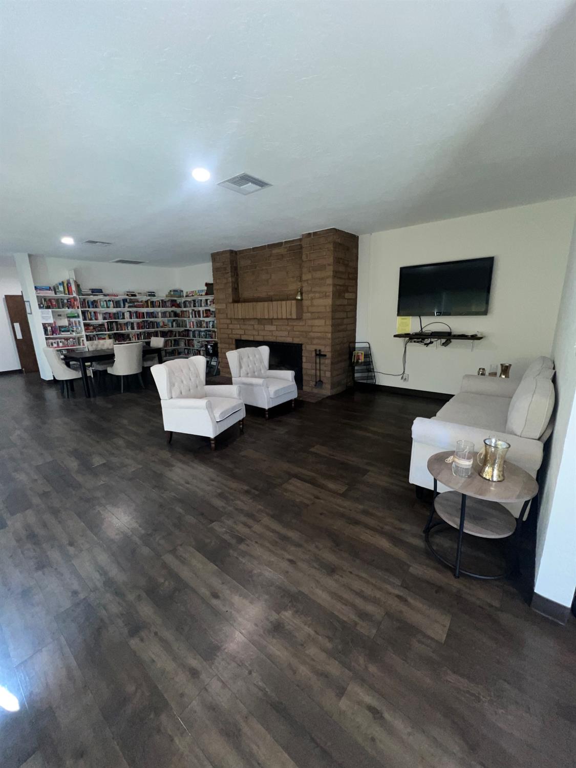 2706 W Ashlan Ave #144, Fresno, CA 93705