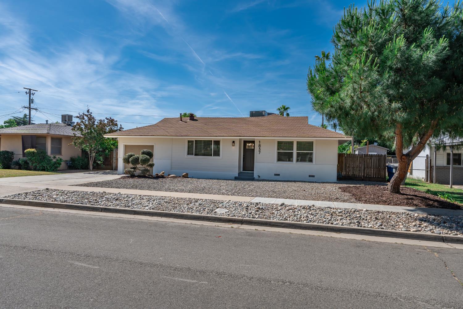 1837 W Bellaire Way, Fresno, CA 93705