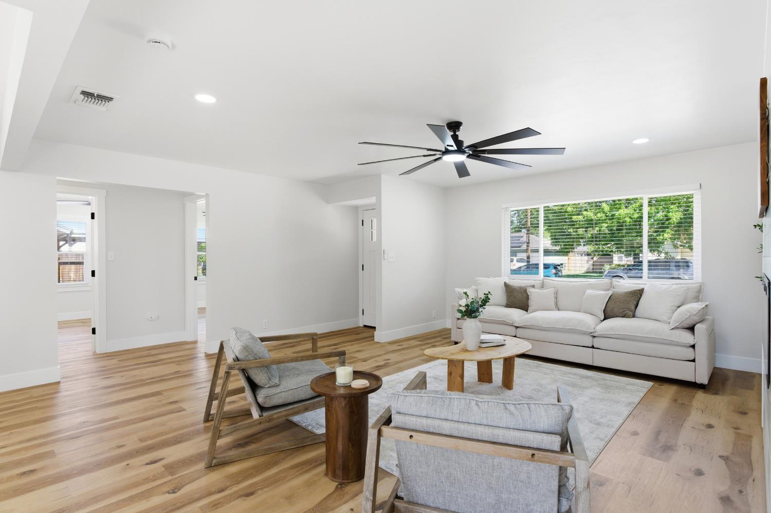 1837 W Bellaire Way, Fresno, CA 93705