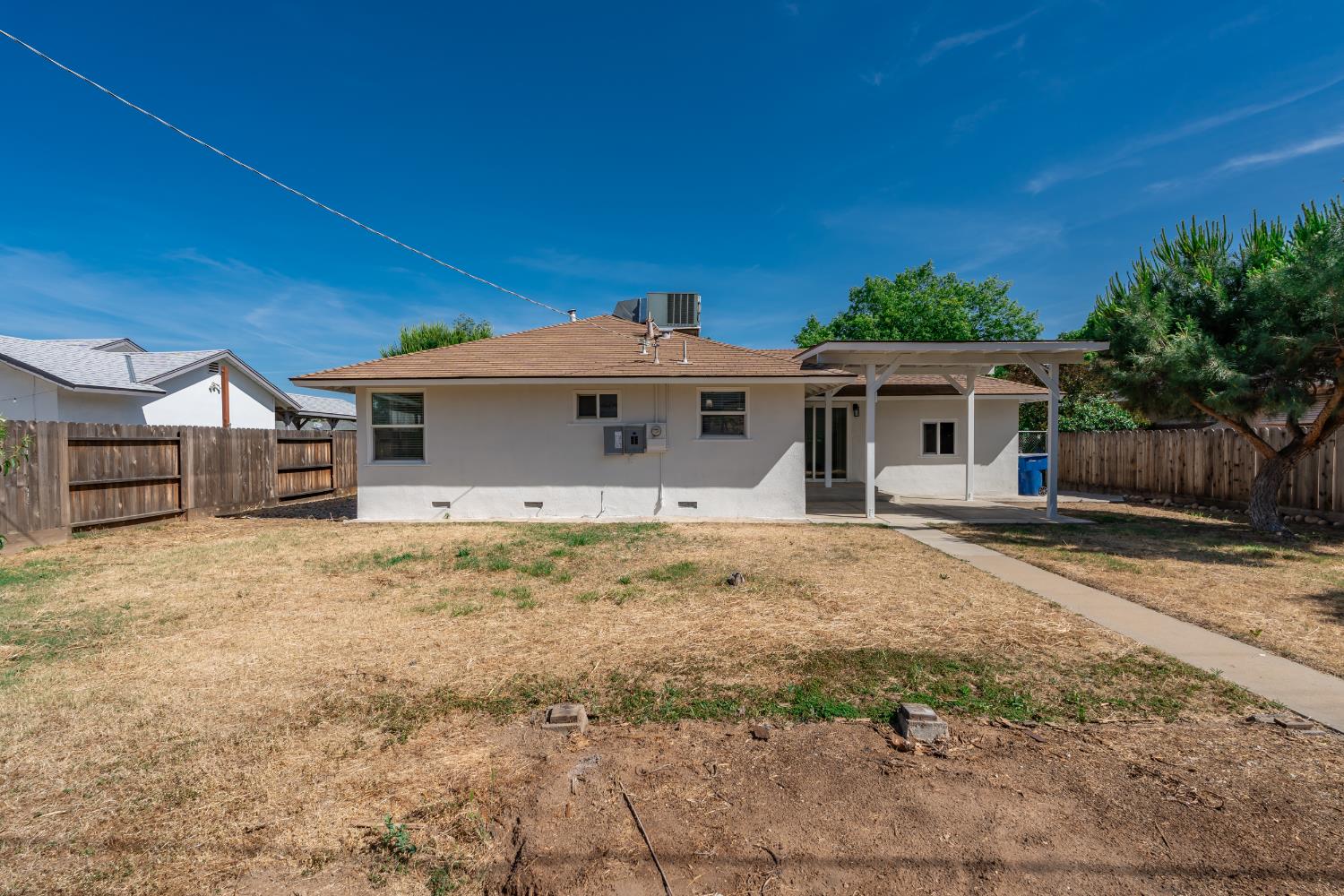 1837 W Bellaire Way, Fresno, CA 93705