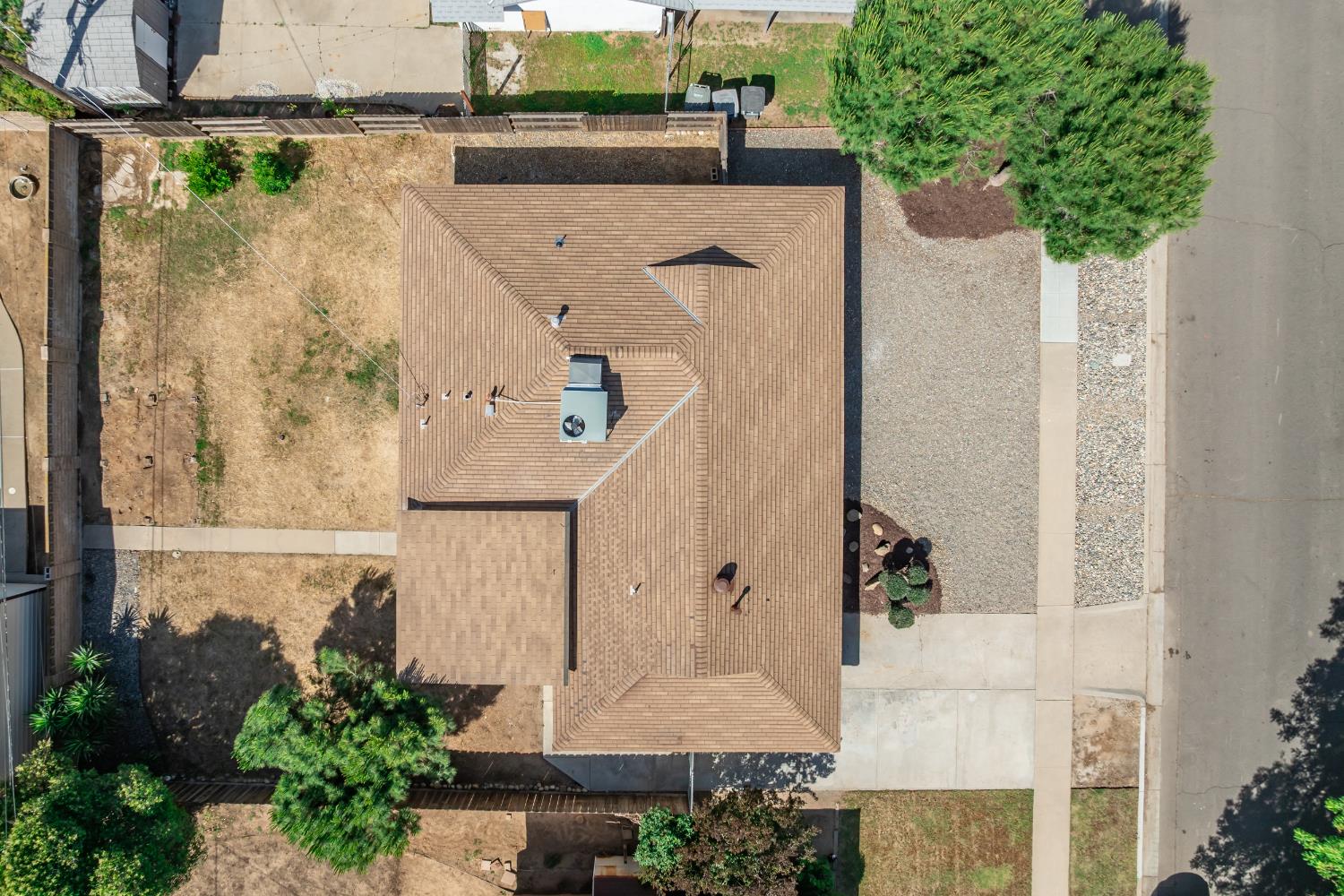 1837 W Bellaire Way, Fresno, CA 93705