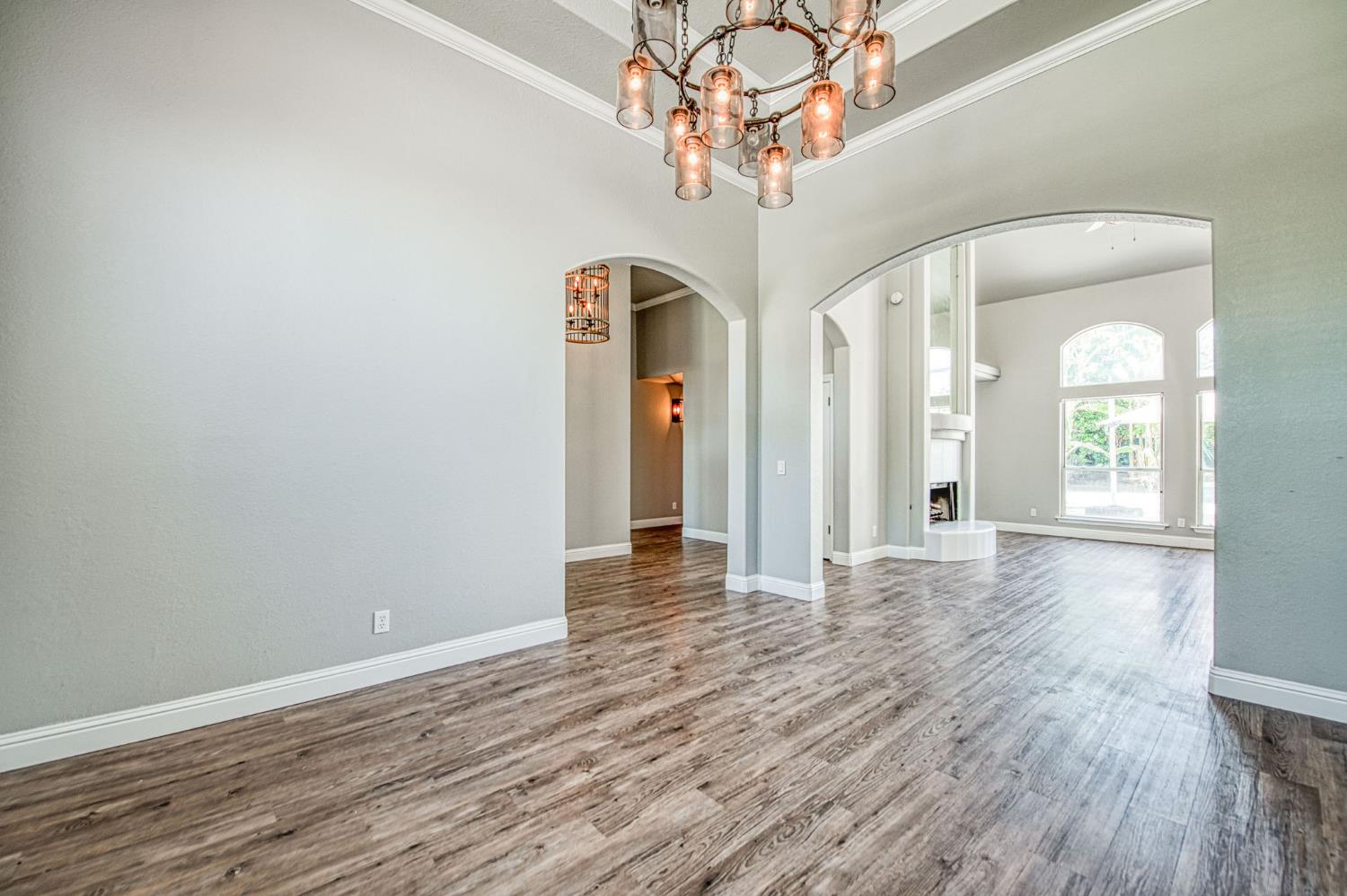 7351 N Antioch Ave, Fresno, CA 93722