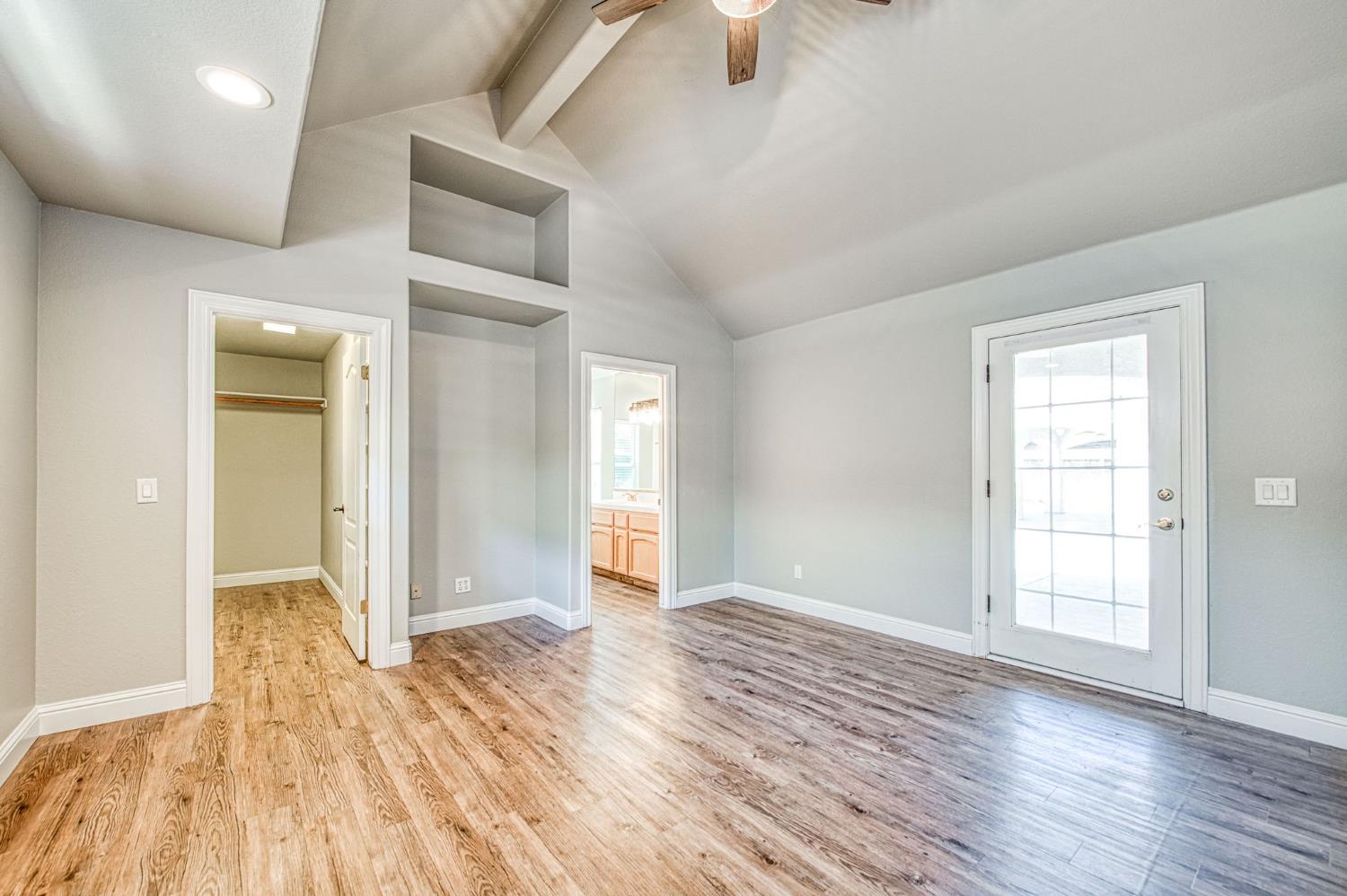 7351 N Antioch Ave, Fresno, CA 93722