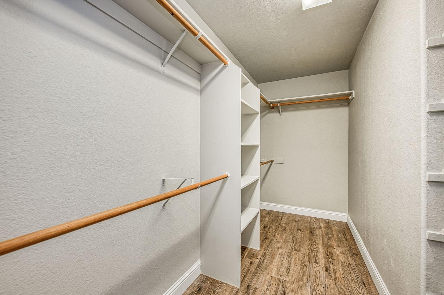 7351 N Antioch Ave, Fresno, CA 93722