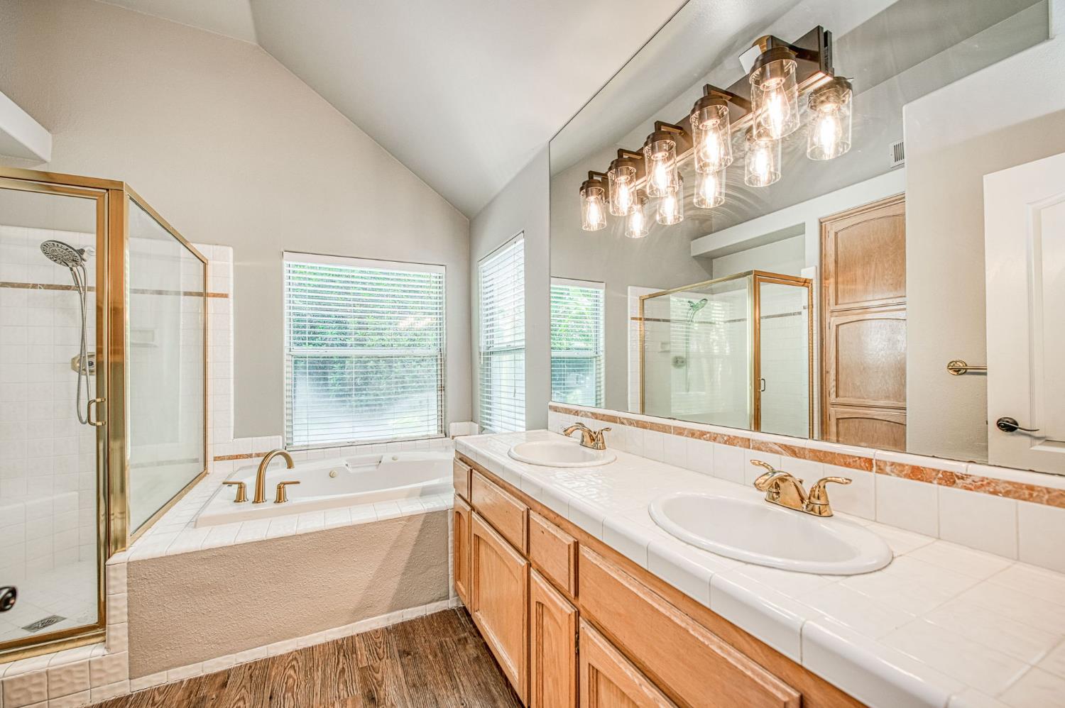 7351 N Antioch Ave, Fresno, CA 93722