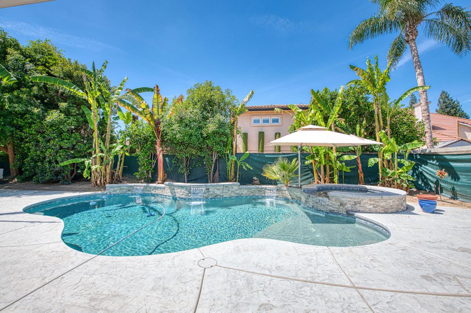 7351 N Antioch Ave, Fresno, CA 93722